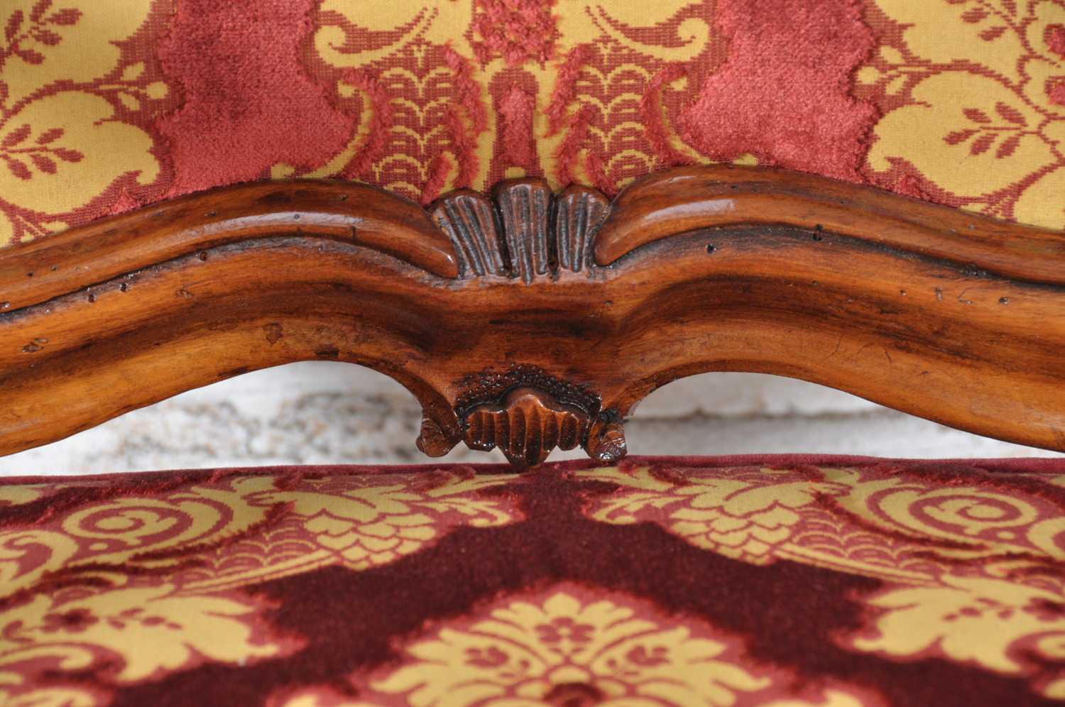 poltrona artigianale in stile 700 barocco veneziano con braccioli e intagliata a mano