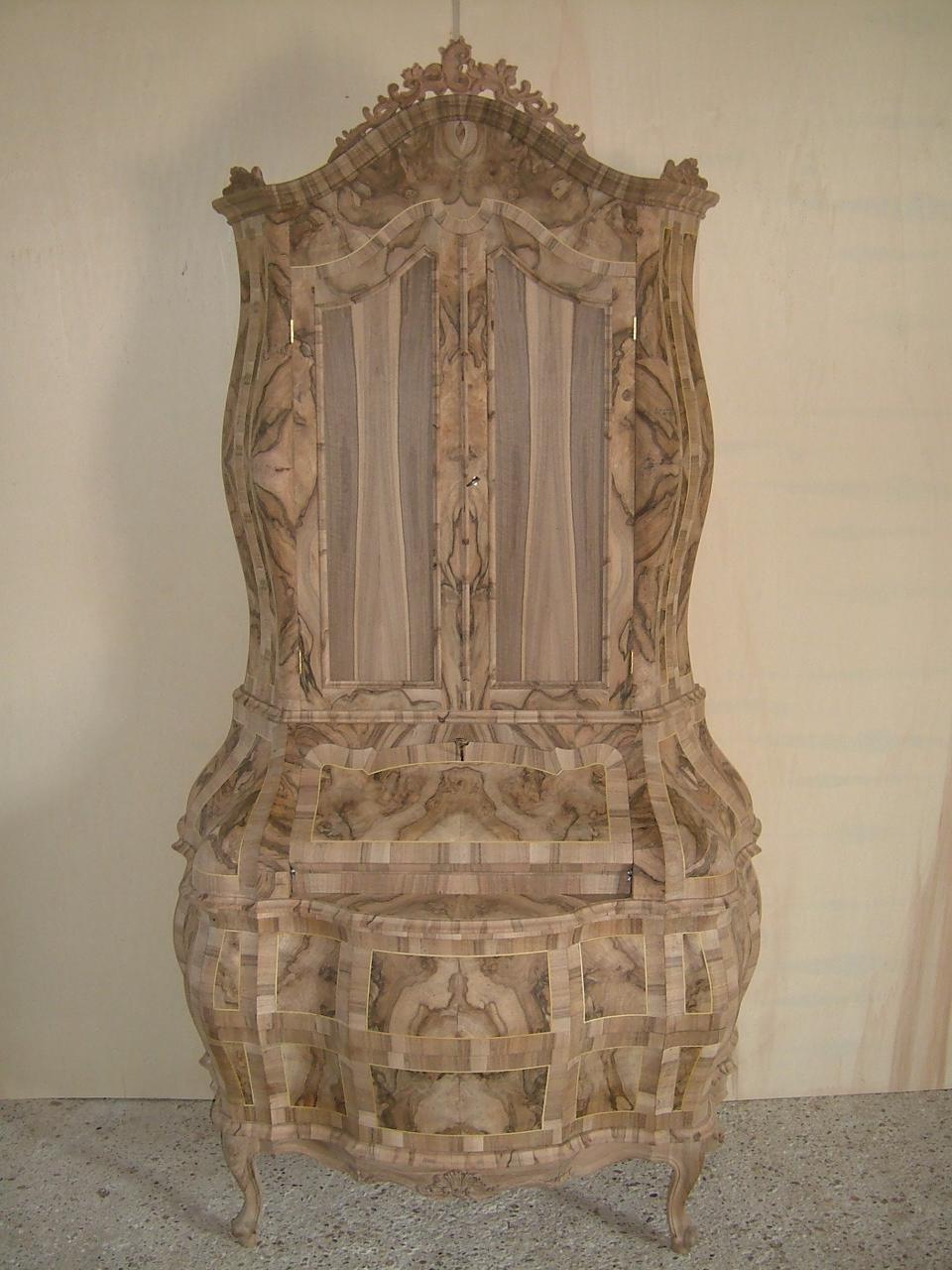trumeau secretaire al grezzo costruito nello stile 700 veneziano ricco importante e pregiata riproduzione