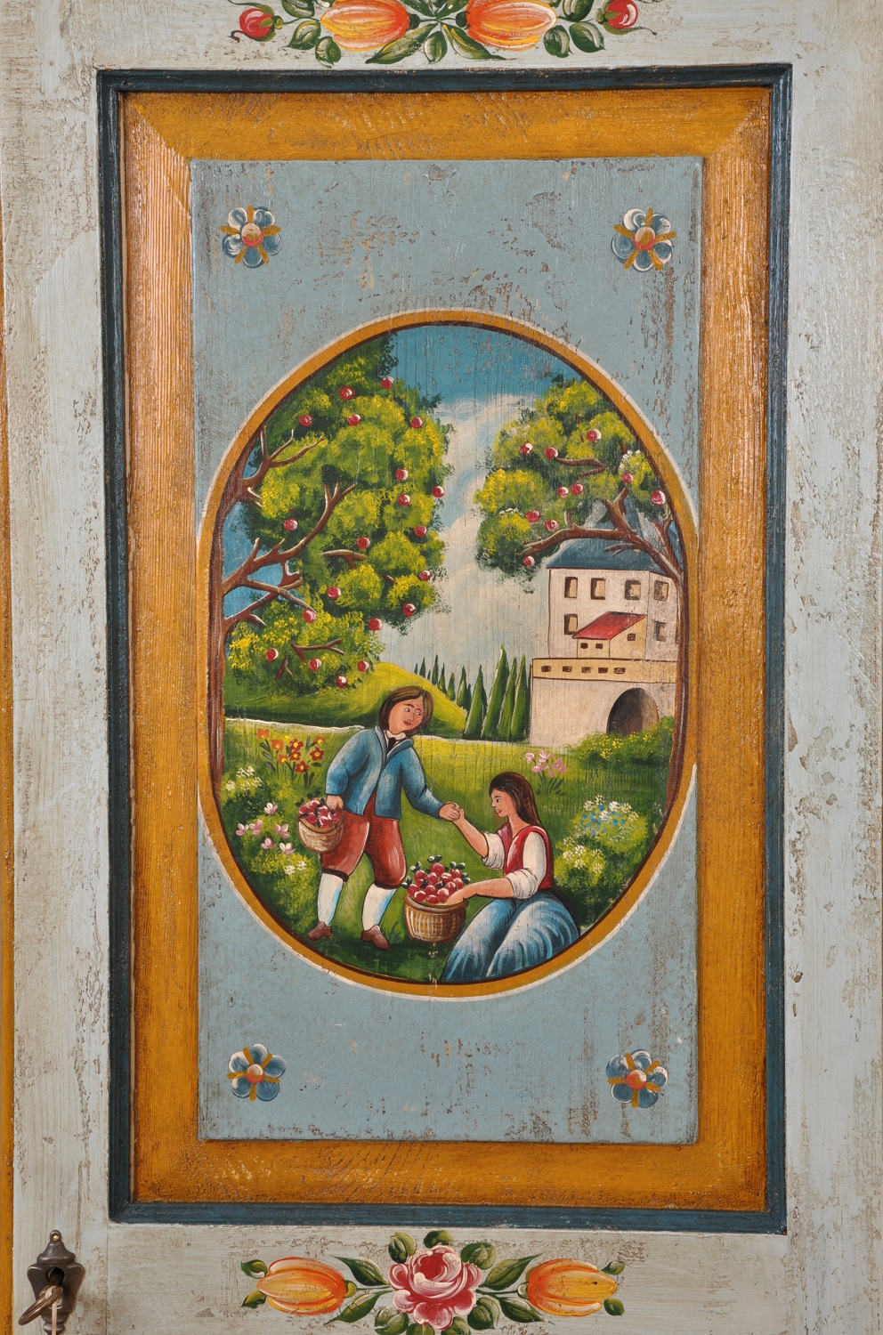 decorazione con scene di vita montana riprodotte a mano in stile classico barocco tirolese e riproducibili su misura angolare made in italy