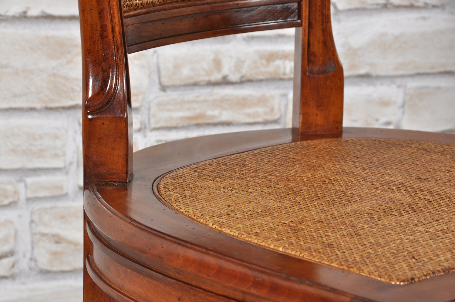 sedia di produzione made in Italy in stile classico asolano Veneto legno di ciliegio arredo del 1700 con schienale e seduta in paglia di Vienna doppia