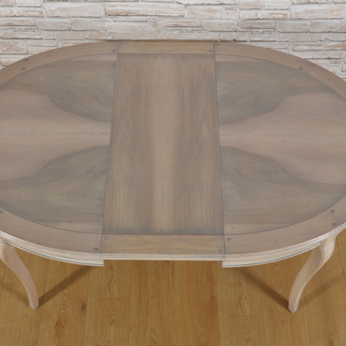 tavolo ovale allungabile francese in stile Provenzale con intarsi riprodotto dal manufatto originale della metà del 700 arredo di lusso di realizzazione Made in Italy