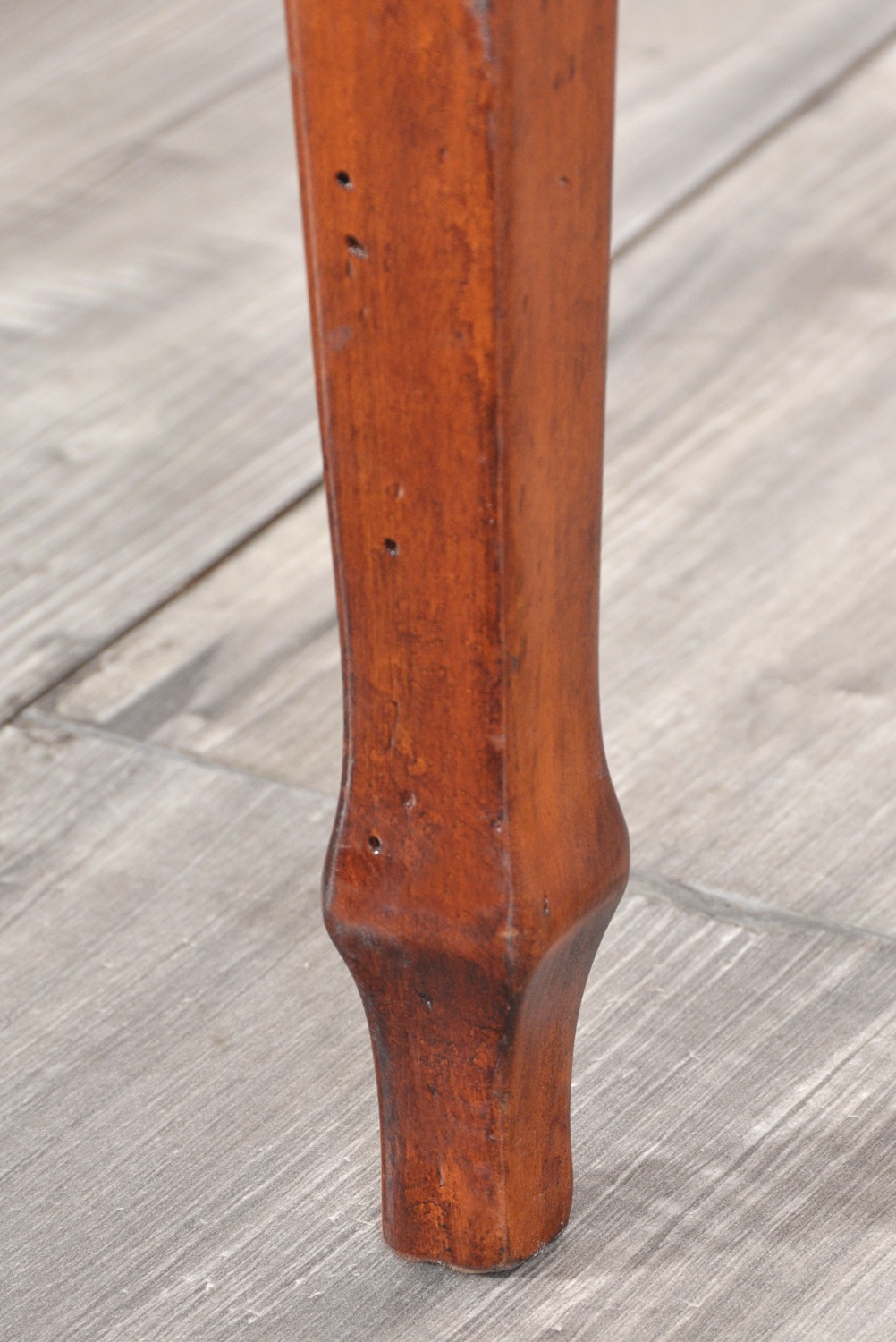 poltrona in legno di ciliegio massello fatta a mano in stile luigi XVI