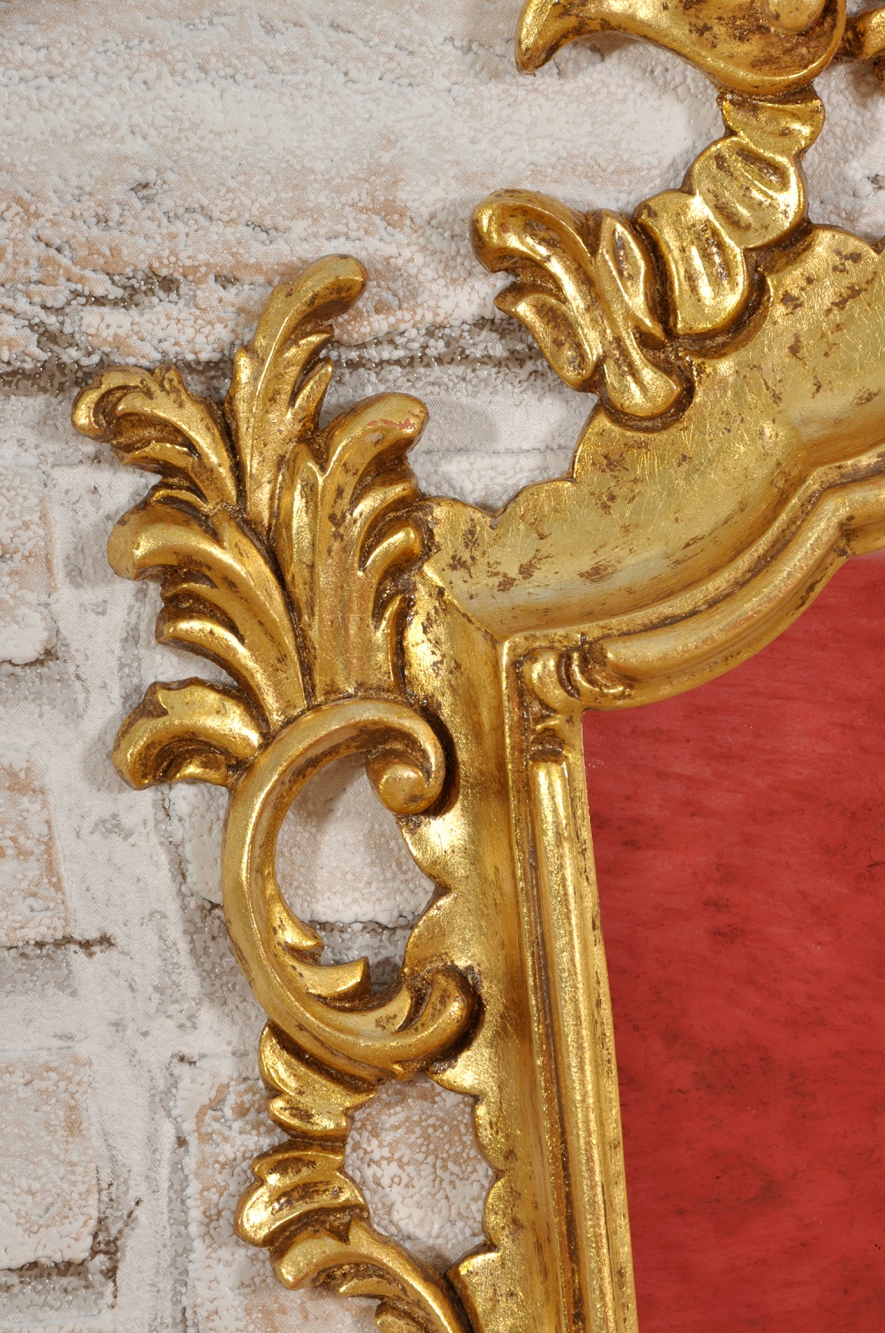 nel laboratorio di alta ebanisteria Vangelista mobili è stata costruita la specchiera ventola veneziana in stile Luigi XV con raffinati ricci e volute arredo di lusso in stile barocco